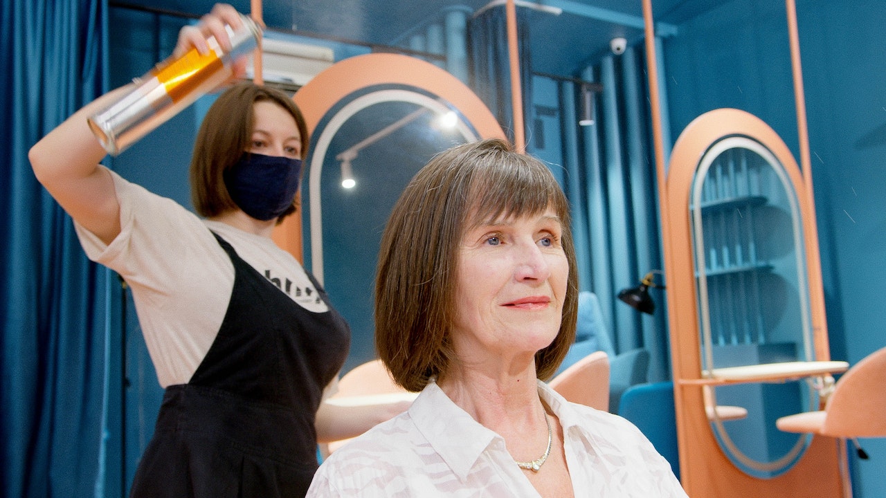 Salon Opens New Location